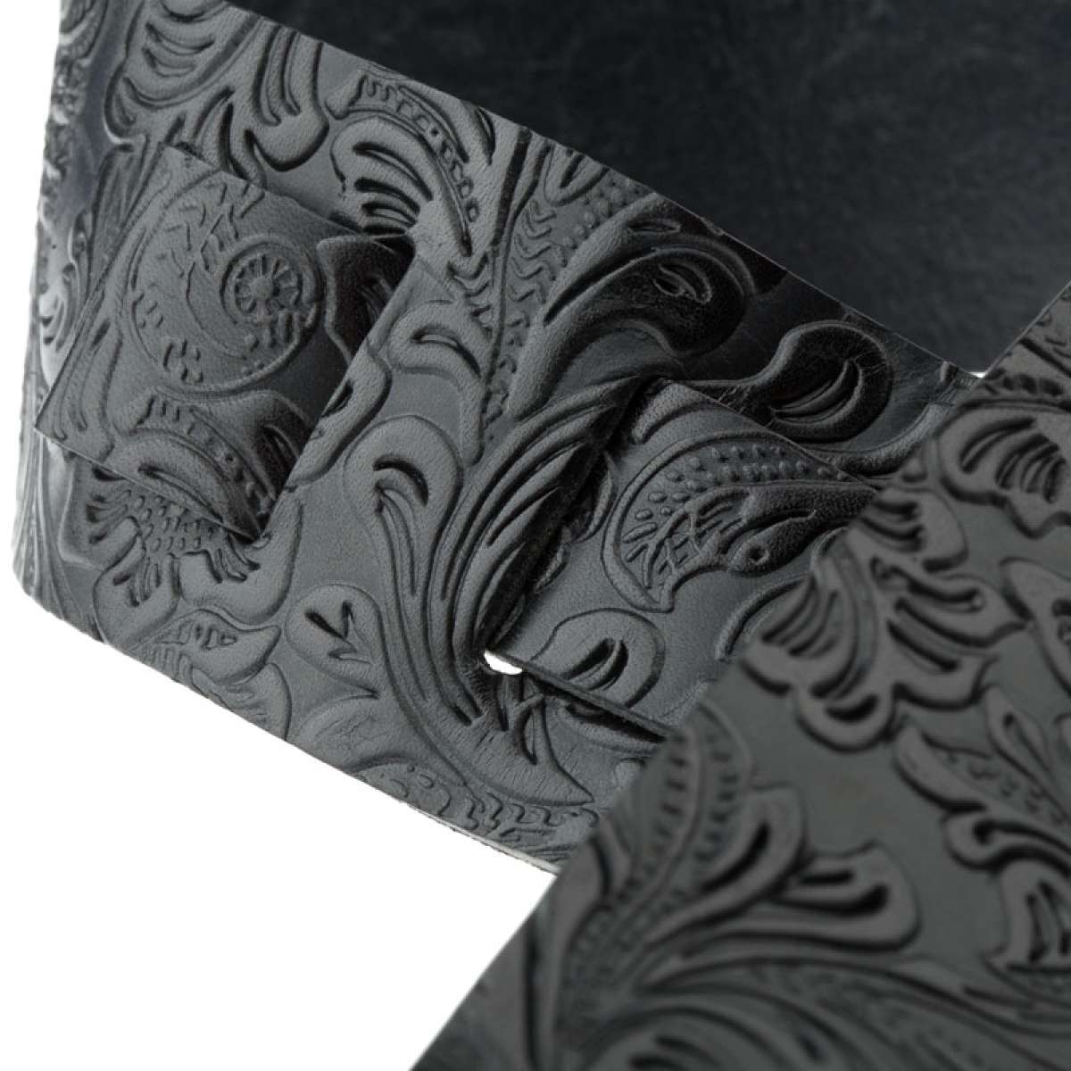 Holes HC Embossed Flores Black 6 cm (-10%)